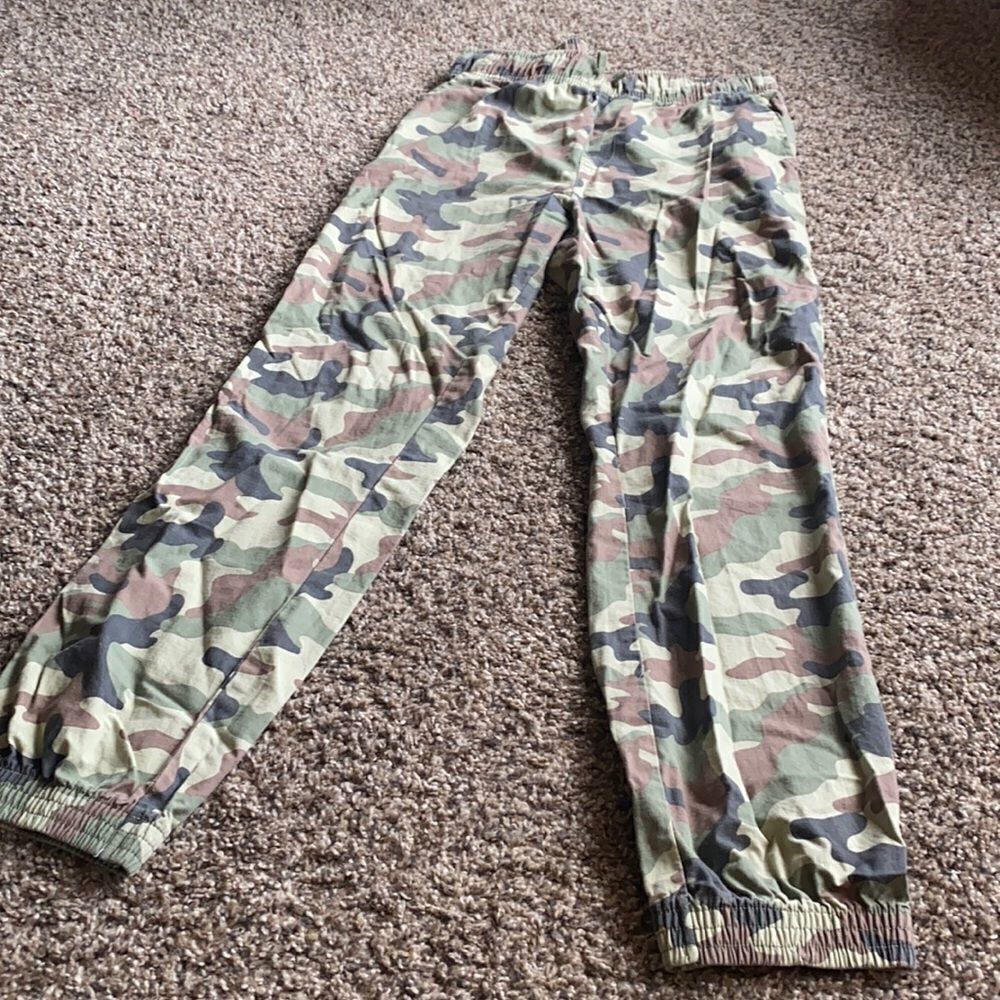 Children’s Place Camouflage Pants Sz 16 unisex new